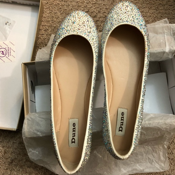 Ivory satin ballet style flats - Picture 1 of 2